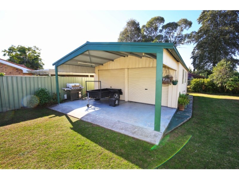 4 Farrelly Place, Bomaderry NSW 2541
