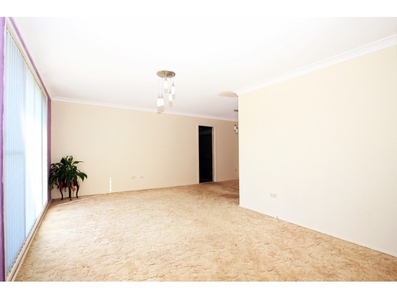 5 Amalfi Cresent, Nowra NSW 2541