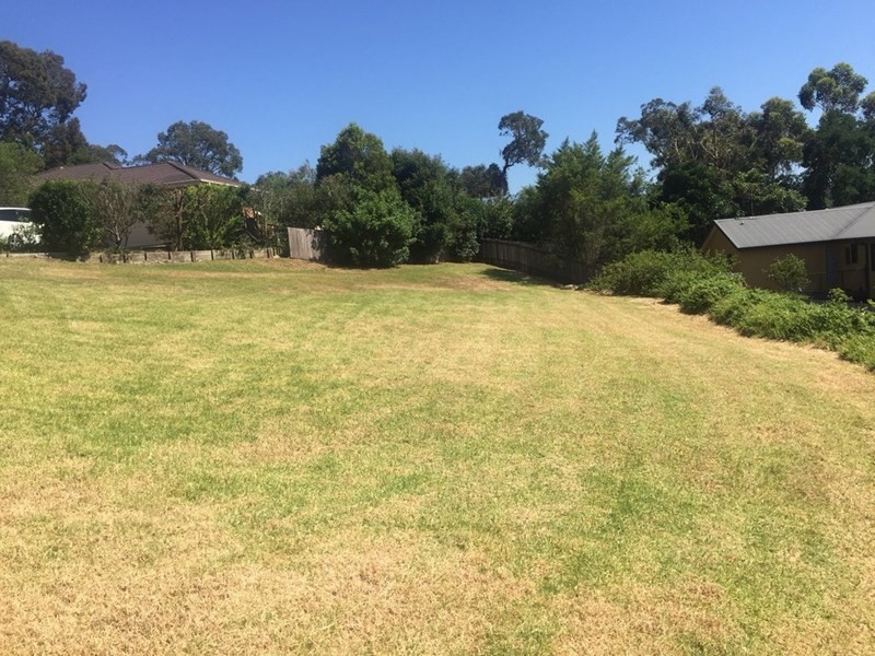 10 Nundah Crescent, Bomaderry NSW 2541