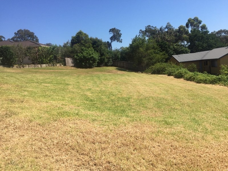 10 Nundah Crescent, Bomaderry NSW 2541