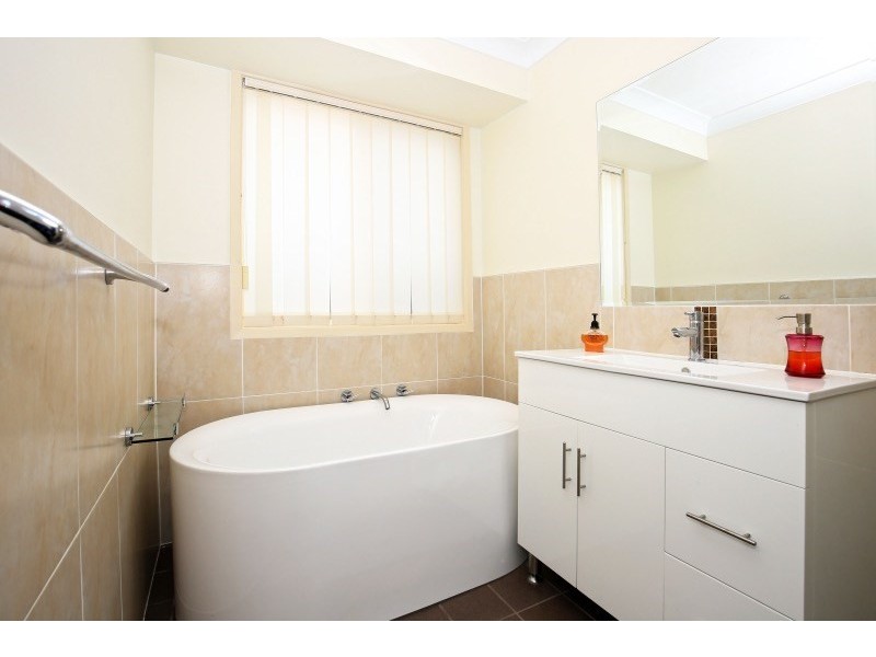 24 Rayleigh Drive, Worrigee NSW 2540