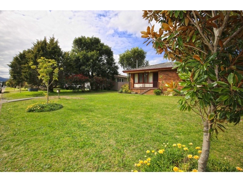 35 Sampson Crescent, Bomaderry NSW 2541