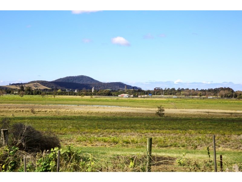 76 Railway Street, Bomaderry NSW 2541