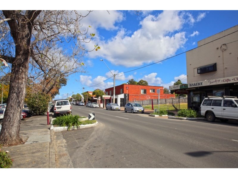 76 Railway Street, Bomaderry NSW 2541