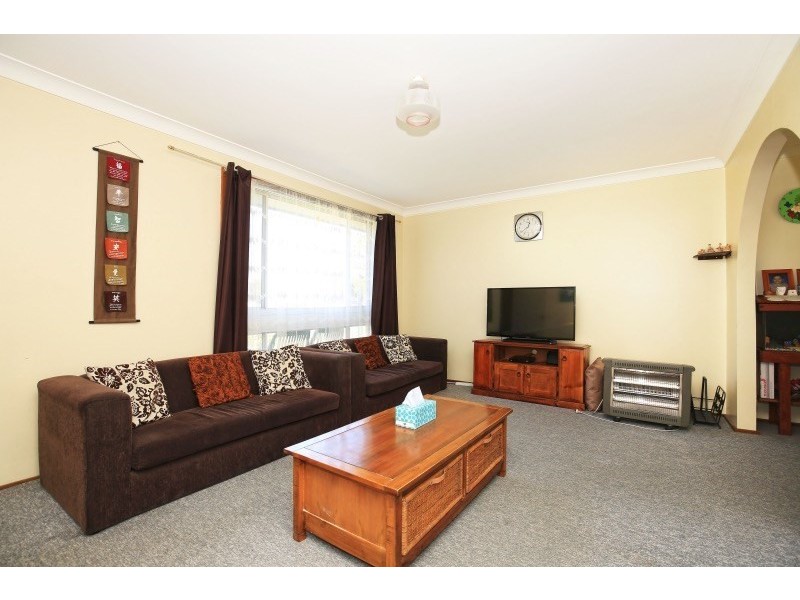 2 Bisdee Place, Nowra NSW 2541