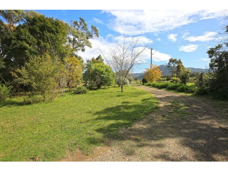 5 Taylors Lane, Bomaderry NSW 2541