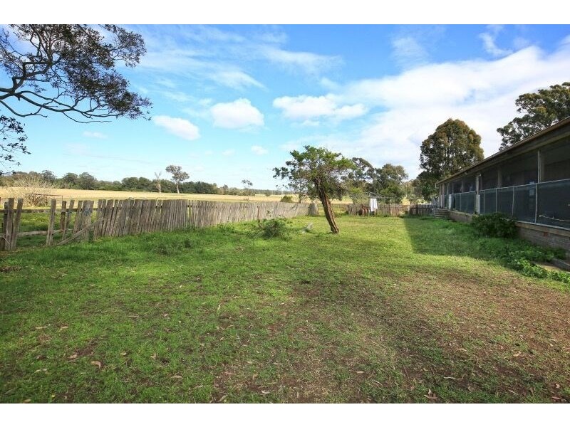 5 Taylors Lane, Bomaderry NSW 2541