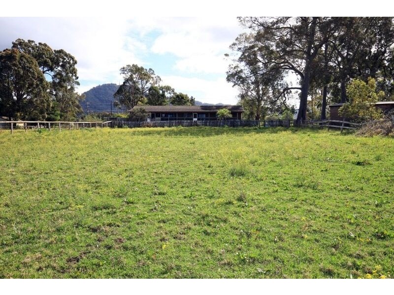 5 Taylors Lane, Bomaderry NSW 2541