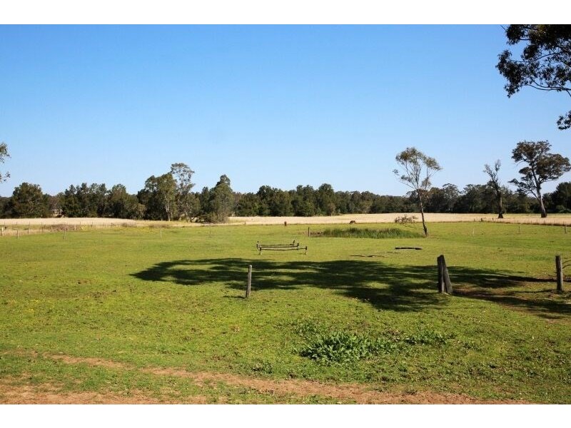 15 Taylors Lane, Cambewarra NSW 2540