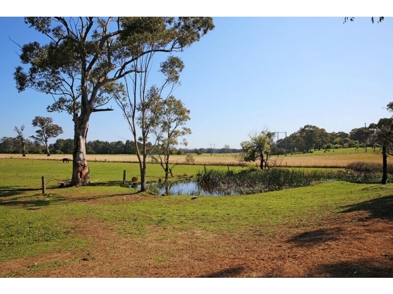 15 Taylors Lane, Cambewarra NSW 2540