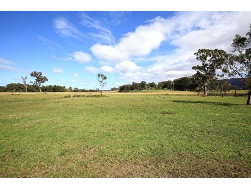 15 Taylors Lane, Cambewarra NSW 2540