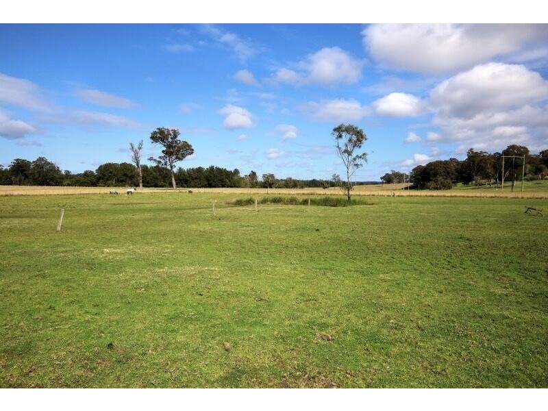 15 Taylors Lane, Cambewarra NSW 2540