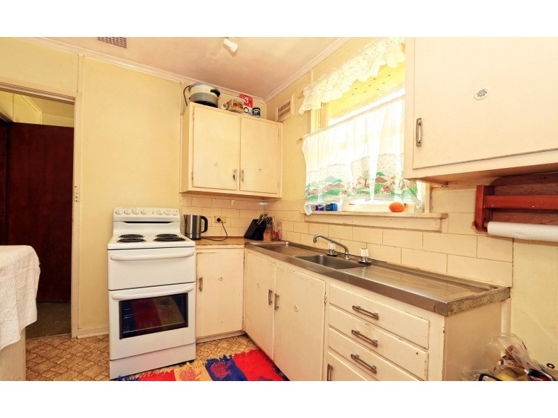 10 Leonard Street, Bomaderry NSW 2541