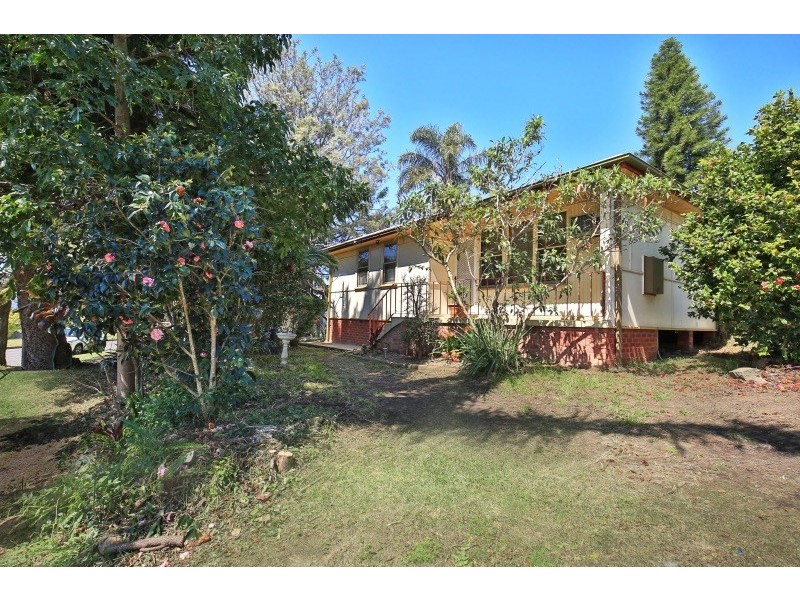 10 Leonard Street, Bomaderry NSW 2541