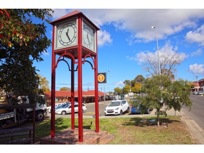 10 Leonard Street, Bomaderry NSW 2541