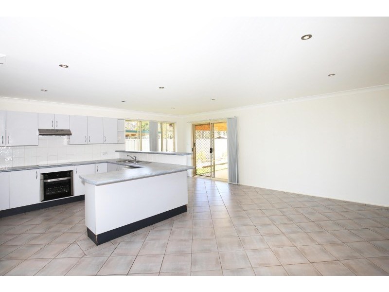 13 Jewel Street, Worrigee NSW 2540