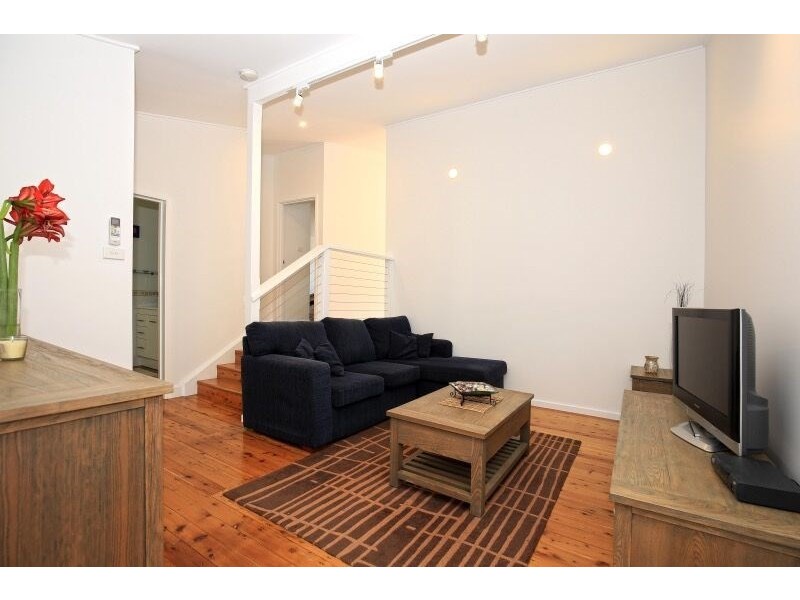 381 Princes Highway, Bomaderry NSW 2541