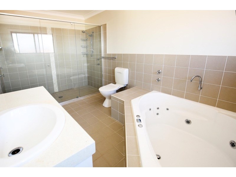 18 Royal Street, Worrigee NSW 2540