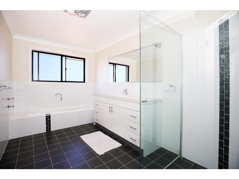 18 Royal Street, Worrigee NSW 2540