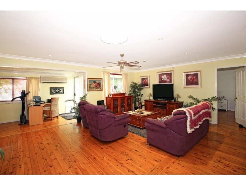 3 Bindon Close, Bomaderry NSW 2541