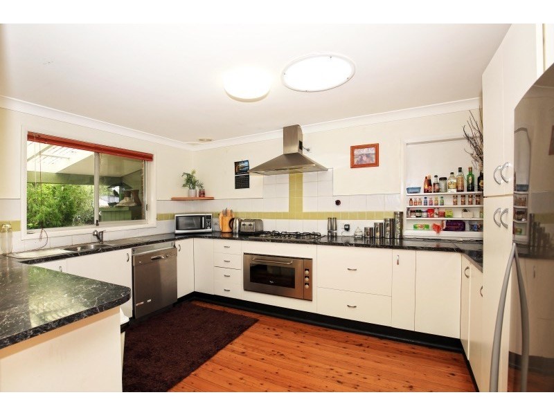 3 Bindon Close, Bomaderry NSW 2541