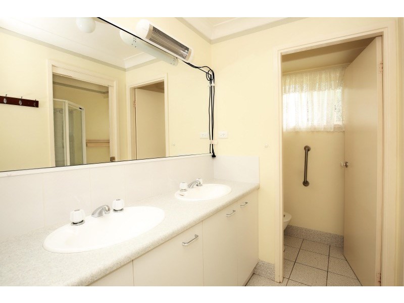 10 Lochaven Drive, Bangalee NSW 2541