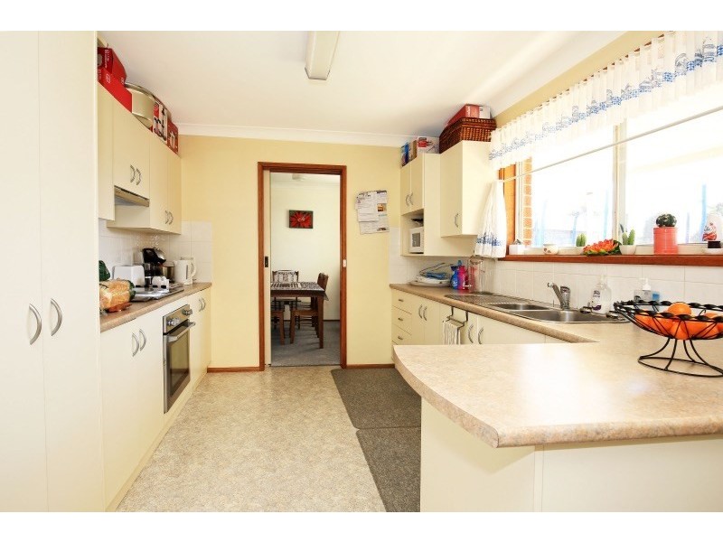 2 Bisdee Place, Nowra NSW 2541