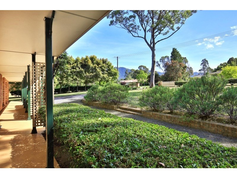 15 Tartarian Crescent, Bomaderry NSW 2541