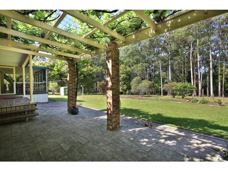 15 Tartarian Crescent, Bomaderry NSW 2541