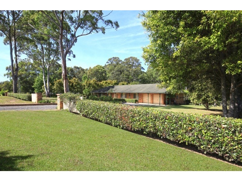 15 Tartarian Crescent, Bomaderry NSW 2541