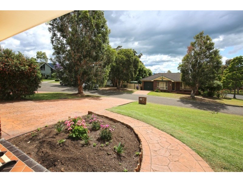 8 Mayfair Court, Bomaderry NSW 2541