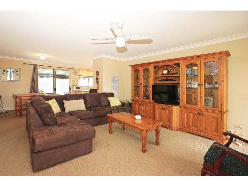 8 Mayfair Court, Bomaderry NSW 2541