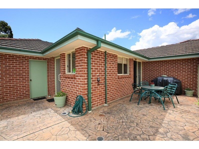 8 Mayfair Court, Bomaderry NSW 2541