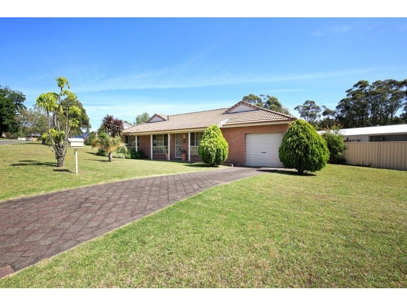 14 Maybush Way, West Nowra NSW 2541