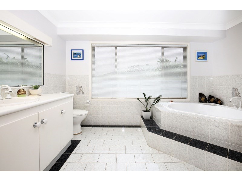 5 Princeton Place, Bomaderry NSW 2541