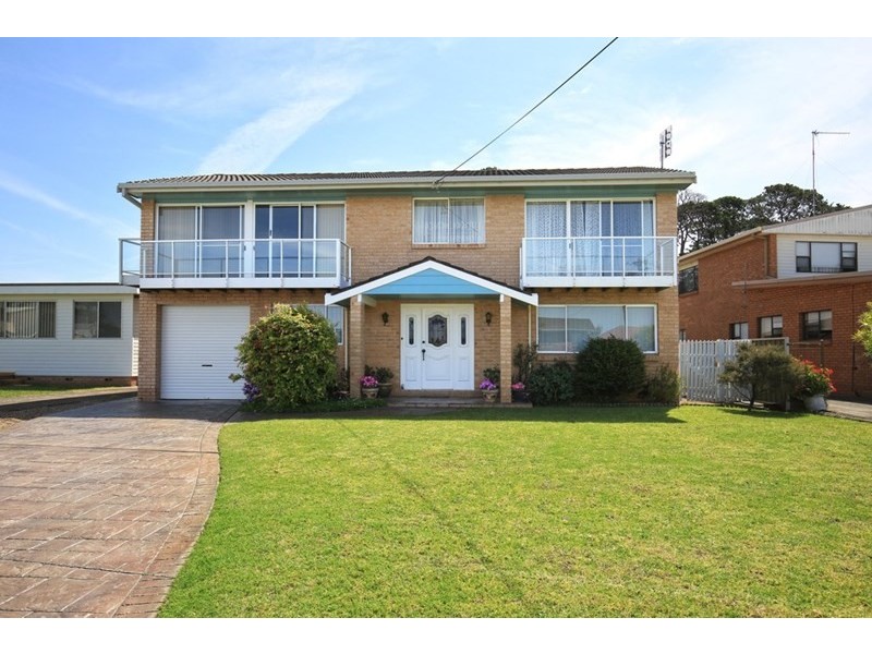 11 Haiser Road, Greenwell Point NSW 2540