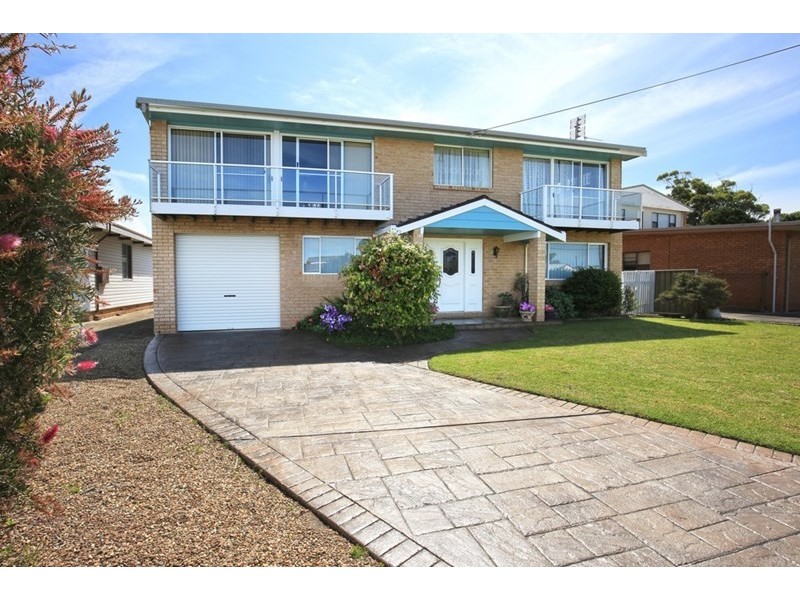 11 Haiser Road, Greenwell Point NSW 2540