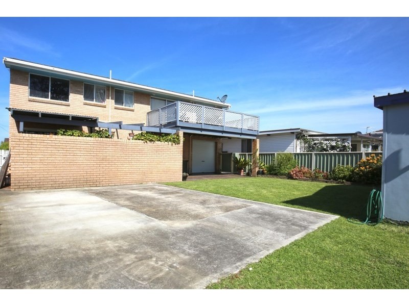 11 Haiser Road, Greenwell Point NSW 2540