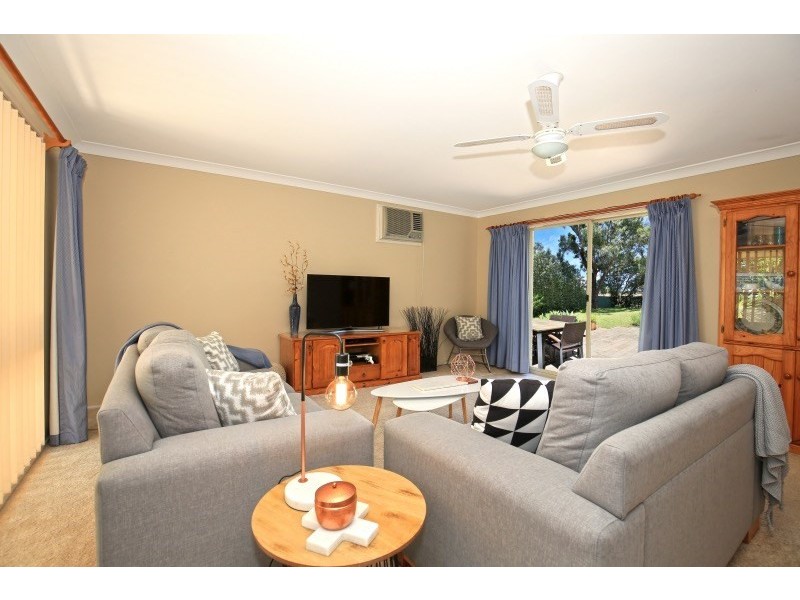 73 Lyndhurst Drive, Bomaderry NSW 2541