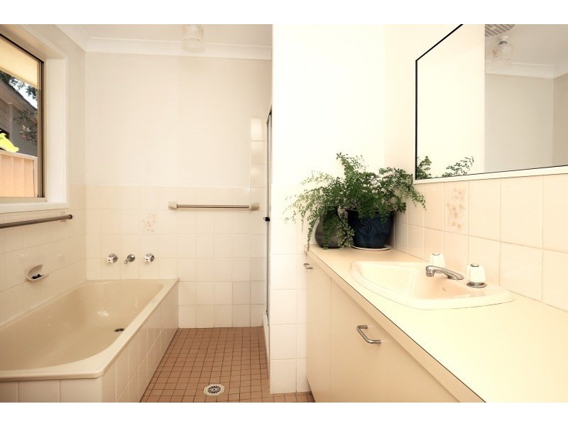 73 Lyndhurst Drive, Bomaderry NSW 2541