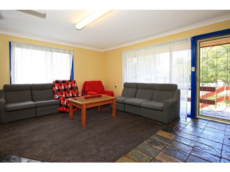 17 Alfred Street, Bomaderry NSW 2541