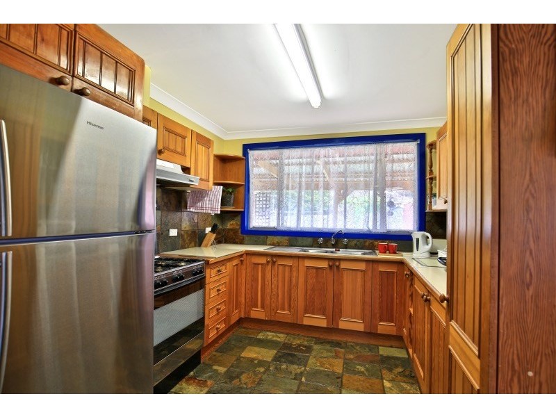 17 Alfred Street, Bomaderry NSW 2541