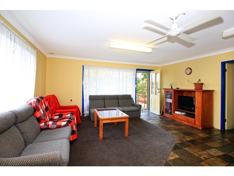 17 Alfred Street, Bomaderry NSW 2541