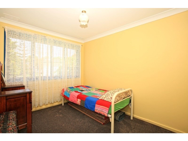 17 Alfred Street, Bomaderry NSW 2541