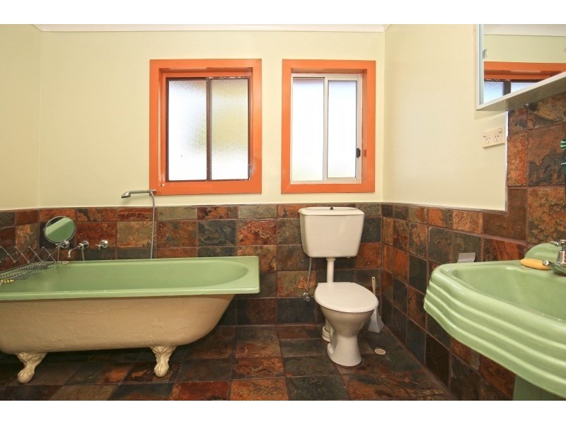 17 Alfred Street, Bomaderry NSW 2541