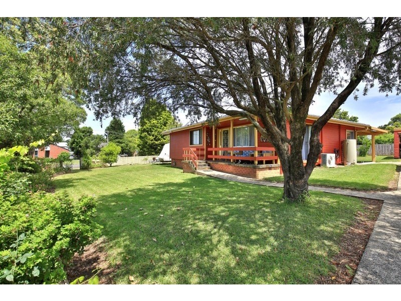 17 Alfred Street, Bomaderry NSW 2541