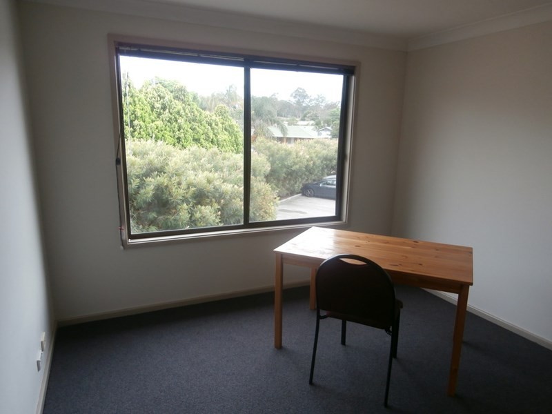 20 Albatross Road, Nowra NSW 2541