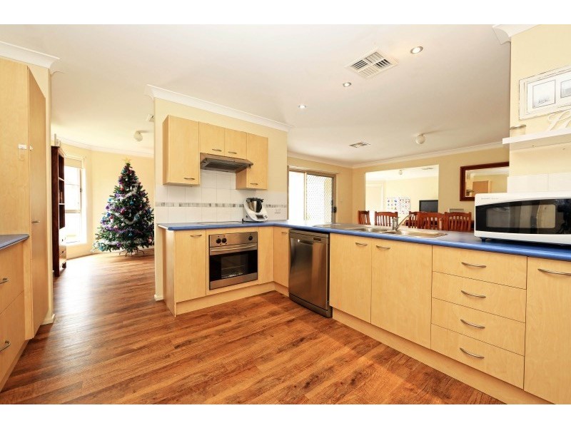 2 Tinto Place, West Nowra NSW 2541