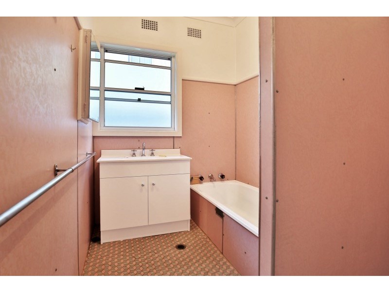 3 Barwon Street, Bomaderry NSW 2541