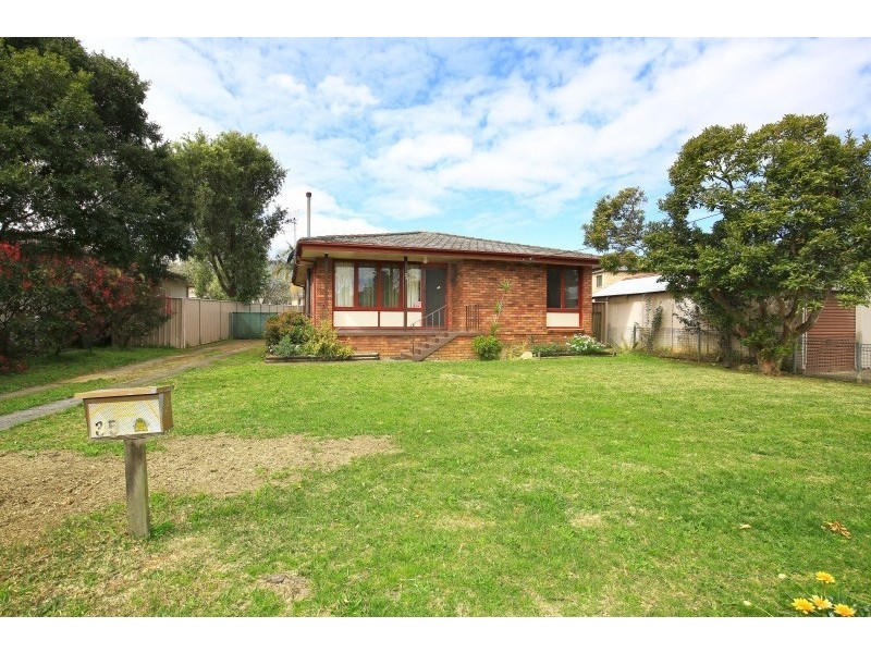 35 Sampson Crescent, Bomaderry NSW 2541